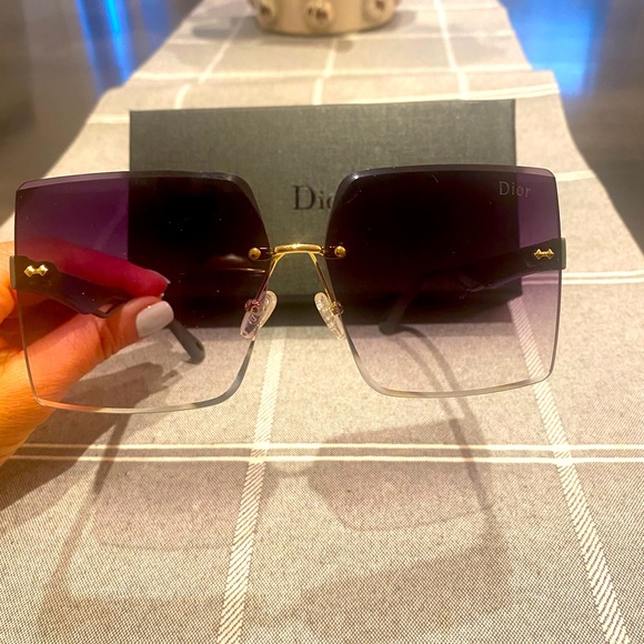 Rimless sunglasses in a purplish ombré finish, charcoal frame. Dior - Picture 1 of 3